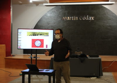 Juan Vázquez Gancedo, Director General de BODEGAS MARTÍN CÓDAX y profesor de MASCOMEX, durante su intervención en el seminario